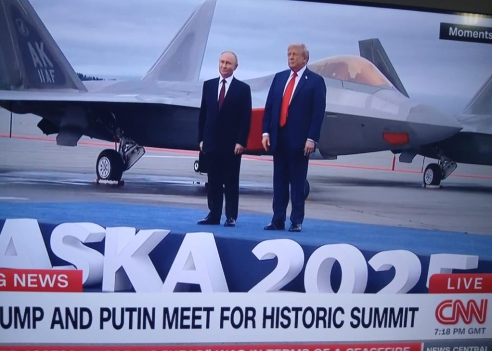 ФОТО+ВИДЕО: Средба на Трамп и Путин во Алјаска