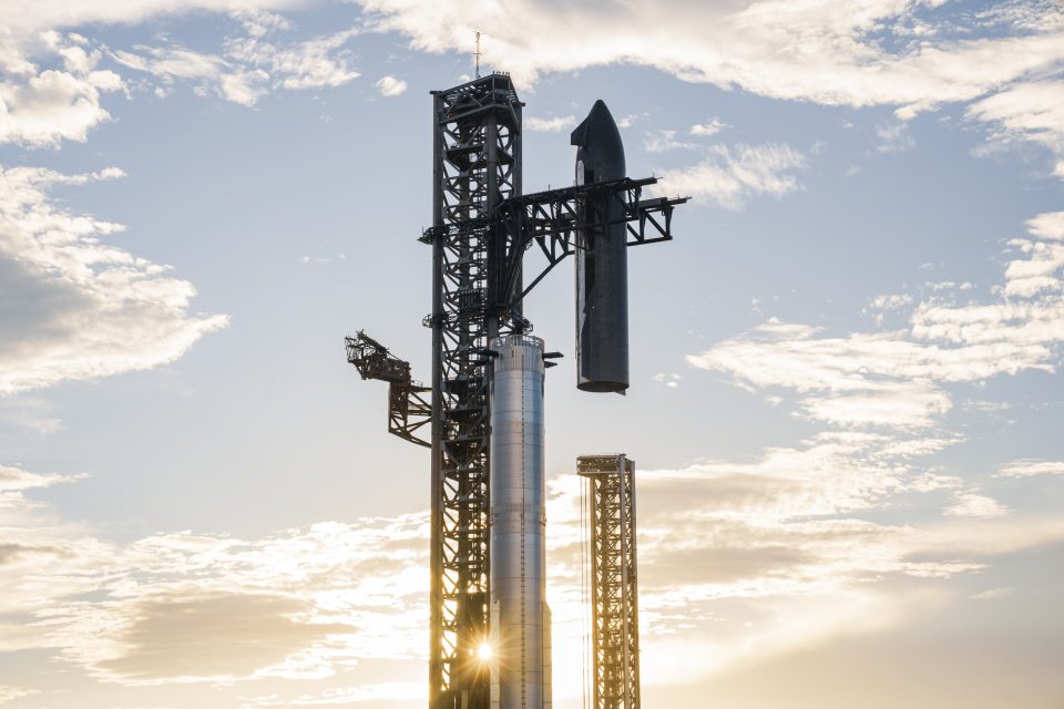 СпејсХ го одложи пробниот лет на Старшип поради технички проблеми