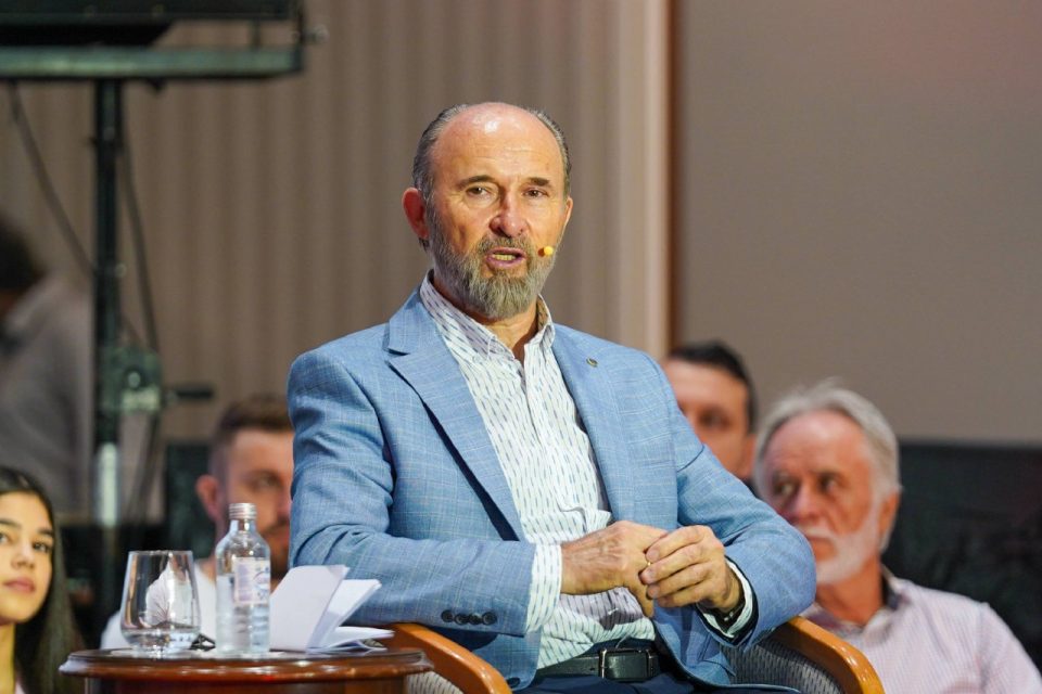 Трајановски: За една година пуштивме во употреба 101 километар експресни и регионални патишта во вредност од околу 200 милиони евра