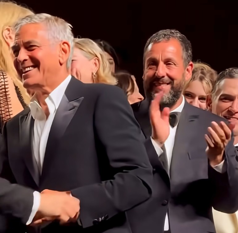ВИДЕО: 9 минутни овации за Адам Сендлер и Џорџ Клуни на филмскиот фестивал во Венеција