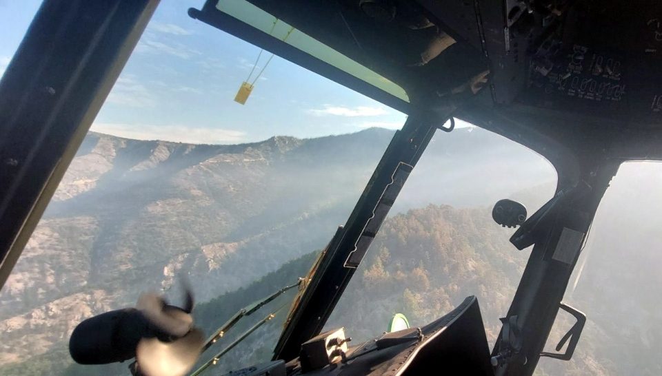 Активни шест пожари, под контрола четири