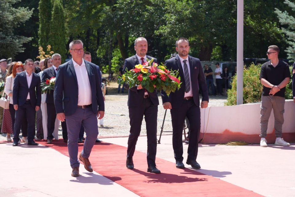 Петрушевски: Денес оддаваме почит на сите херои што се бореа за слободна, независна и суверена Македонија