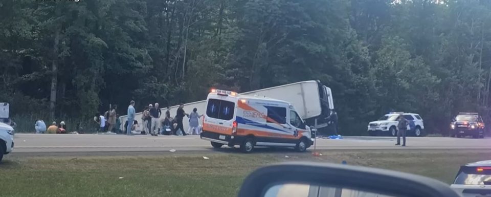 Пет загинати и десетина повредени во автобуска несреќа на автопат во Њујорк