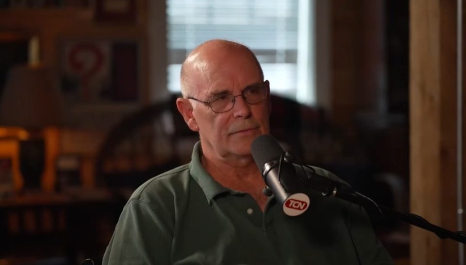 Нови теории за коронавирусот: Познат научник со шокантни тврдења за вакцините, карантинот, создавањето