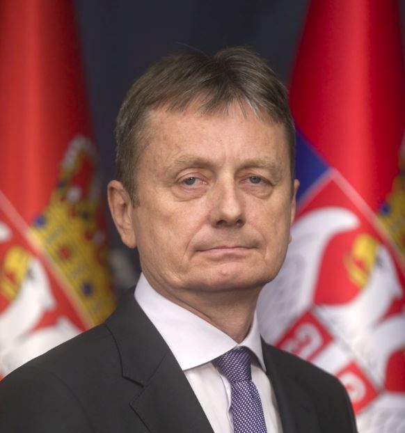 Српскиот министер открива: Еве што чувствувал секунди пред да добие мозочен удар во живо на телевизија