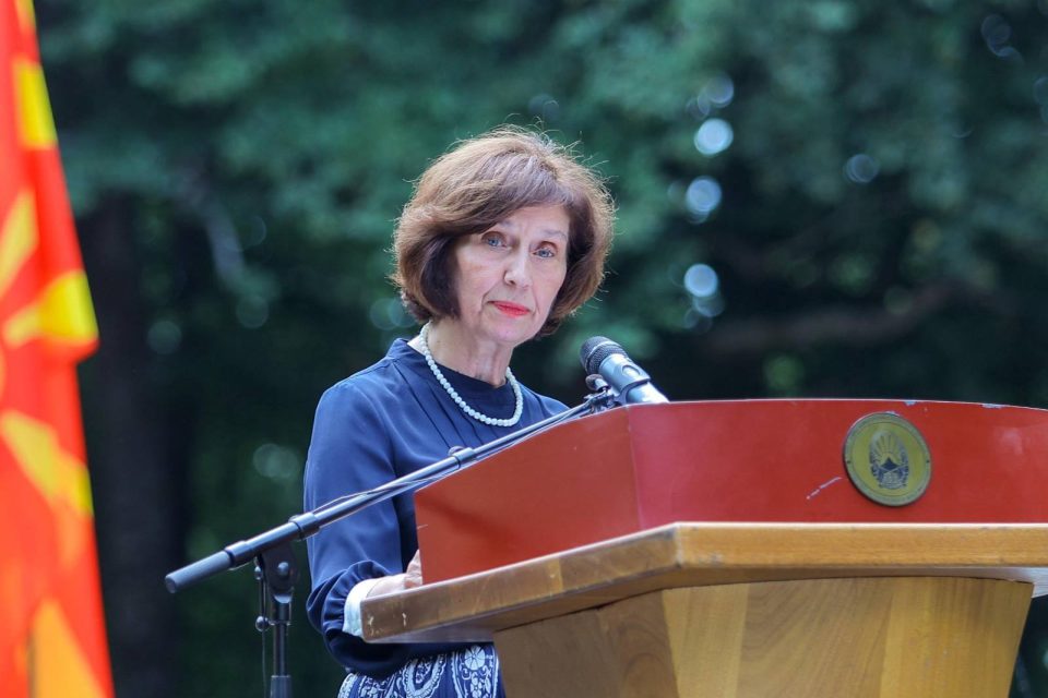 Сиљановска-Давкова по повод Успение на Пресвета Богородица: Да ја надминеме духовната и моралната криза и да се вратиме на вистинските вредности