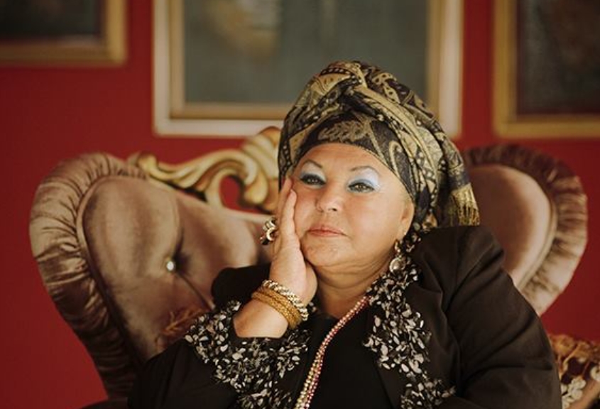 ФОТО: Никогаш досега видена фотографија на Есма Реџепова од младоста