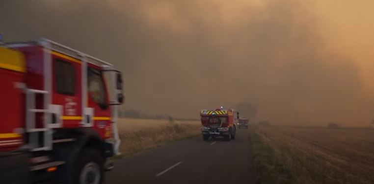 ВИДЕО: Шумски пожар беснее во Франција, најголем во последните 80 години