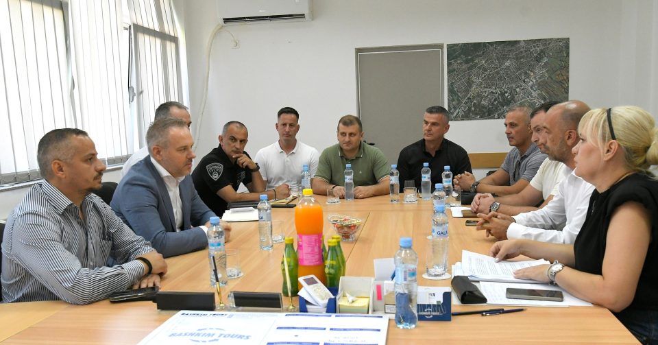 Јанев во Тетово по вчерашното убиство: Полицијата е целосно мобилизирана на терен, ќе испорачаме безбедност за сите граѓани