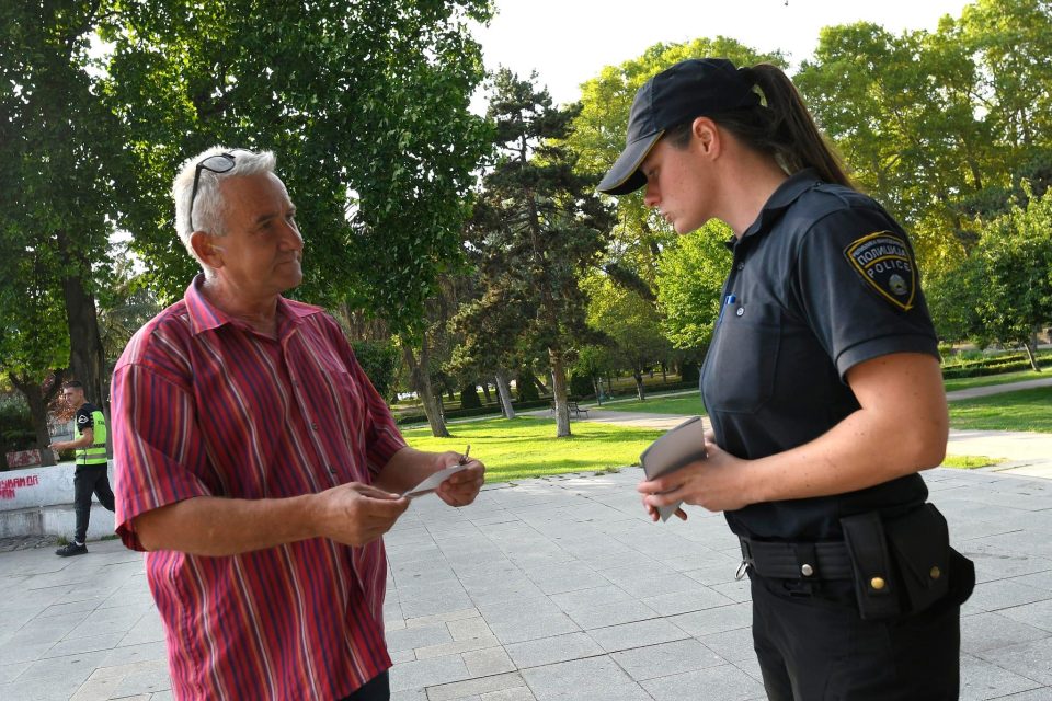 Тошковски со превентивна кампања за повозрасните: Граѓаните да не наседнуваат на измами со лажни сообраќајки