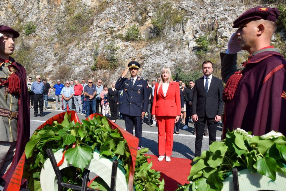 МО: 24 години од загинувањето на десетмината армиски припадници кај месноста Карпалак