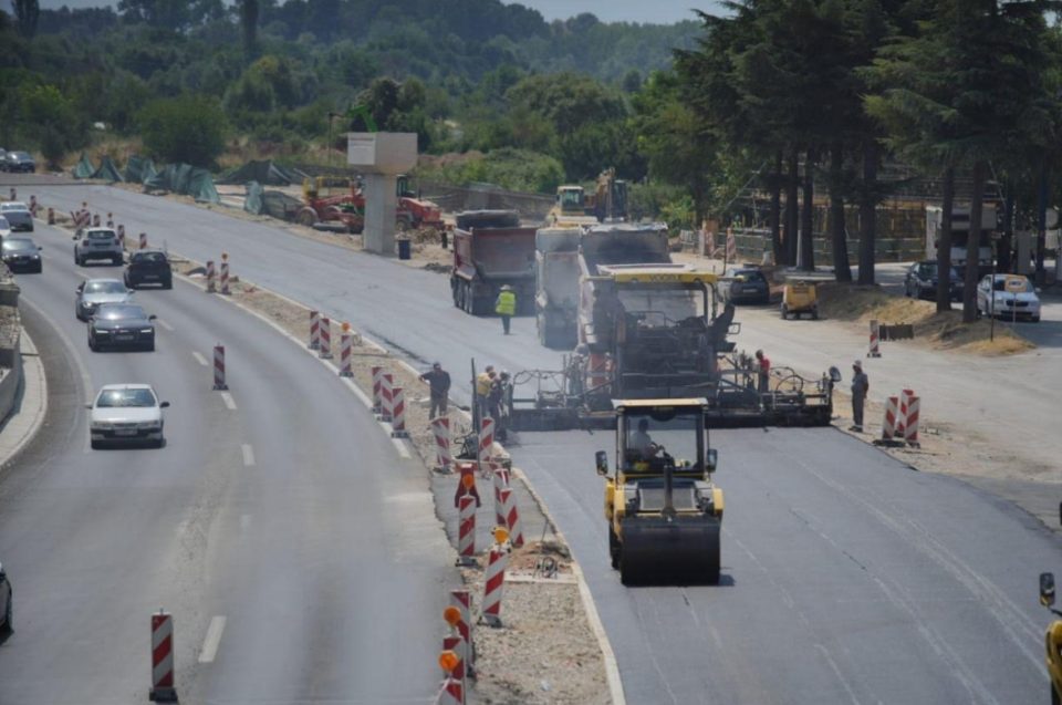 Николоски: Забрзано се гради автопатот Охрид-Кичево, ги решаваме проблемите од минатото