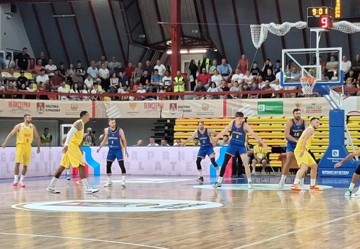 Мицкоски вечерва на кошаркарскиот натпревар Македонија-Романија