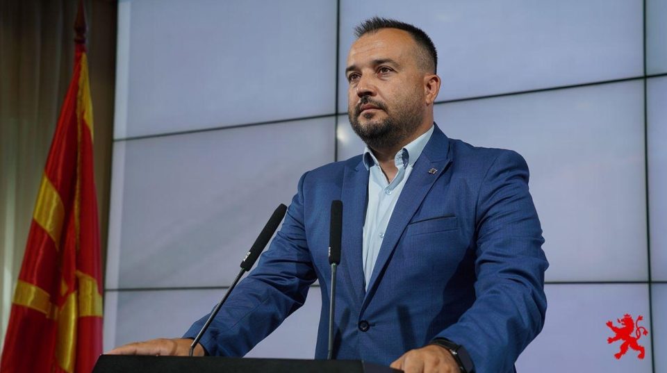 Лефков: Чија е јахтата на која уживаат Филипче и Заев и со чии пари е платена, како со лекарска плата Венко стигна до луксузно пловење?