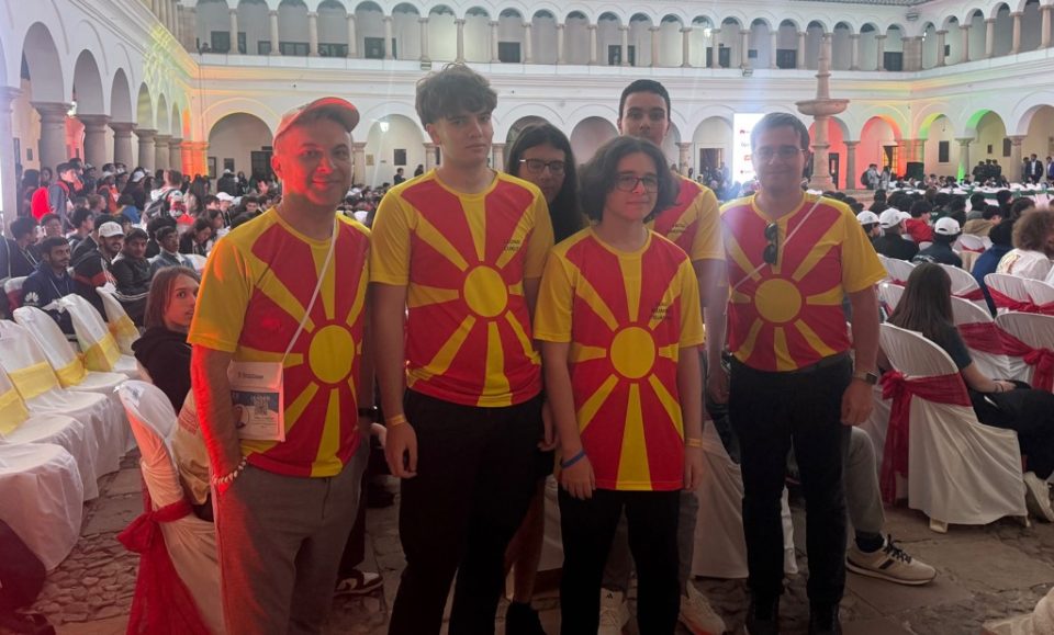 Два сребрени медали и две олимписки пофалници за македонски средношколци на Интернационалната олимпијада по информатика