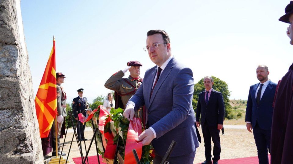 (ФОТО) Николоски: Слава им на хероите од битката кај Слива кои ги дадоа животите за слободата на Македонија