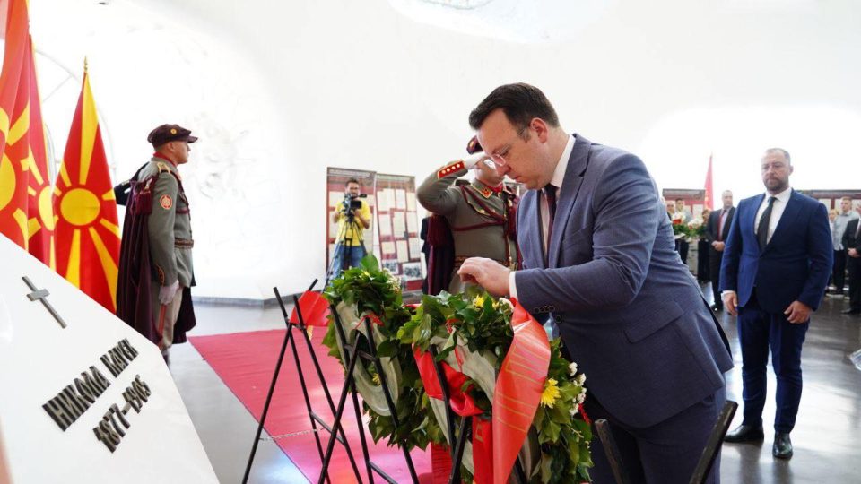 (ФОТО) Николоски од Крушево: Поклон пред великанот Никола Карев