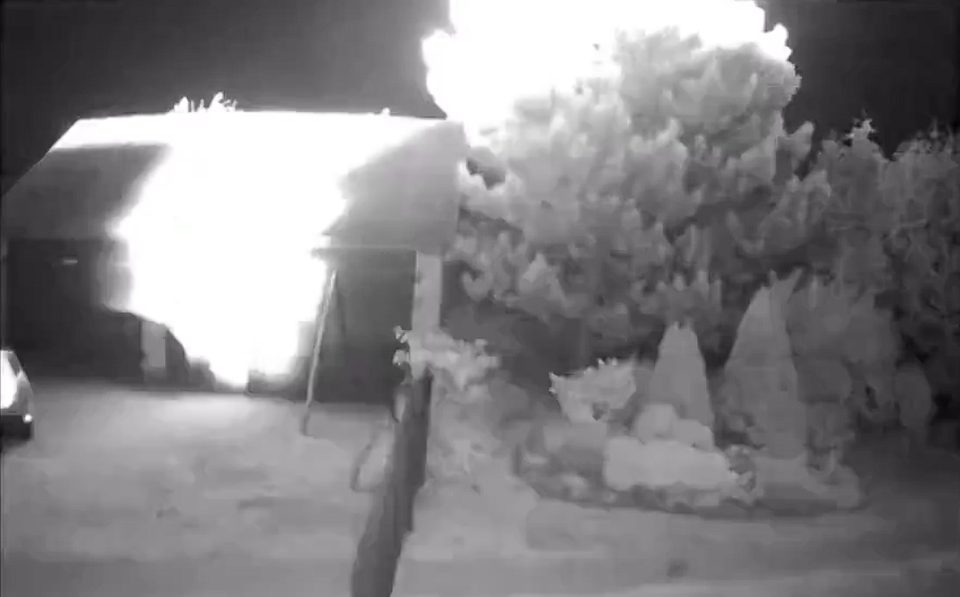 ВИДЕО: Неидентификуван објект експлодира на поле со пченка во Полска, локалните куќи оштетени