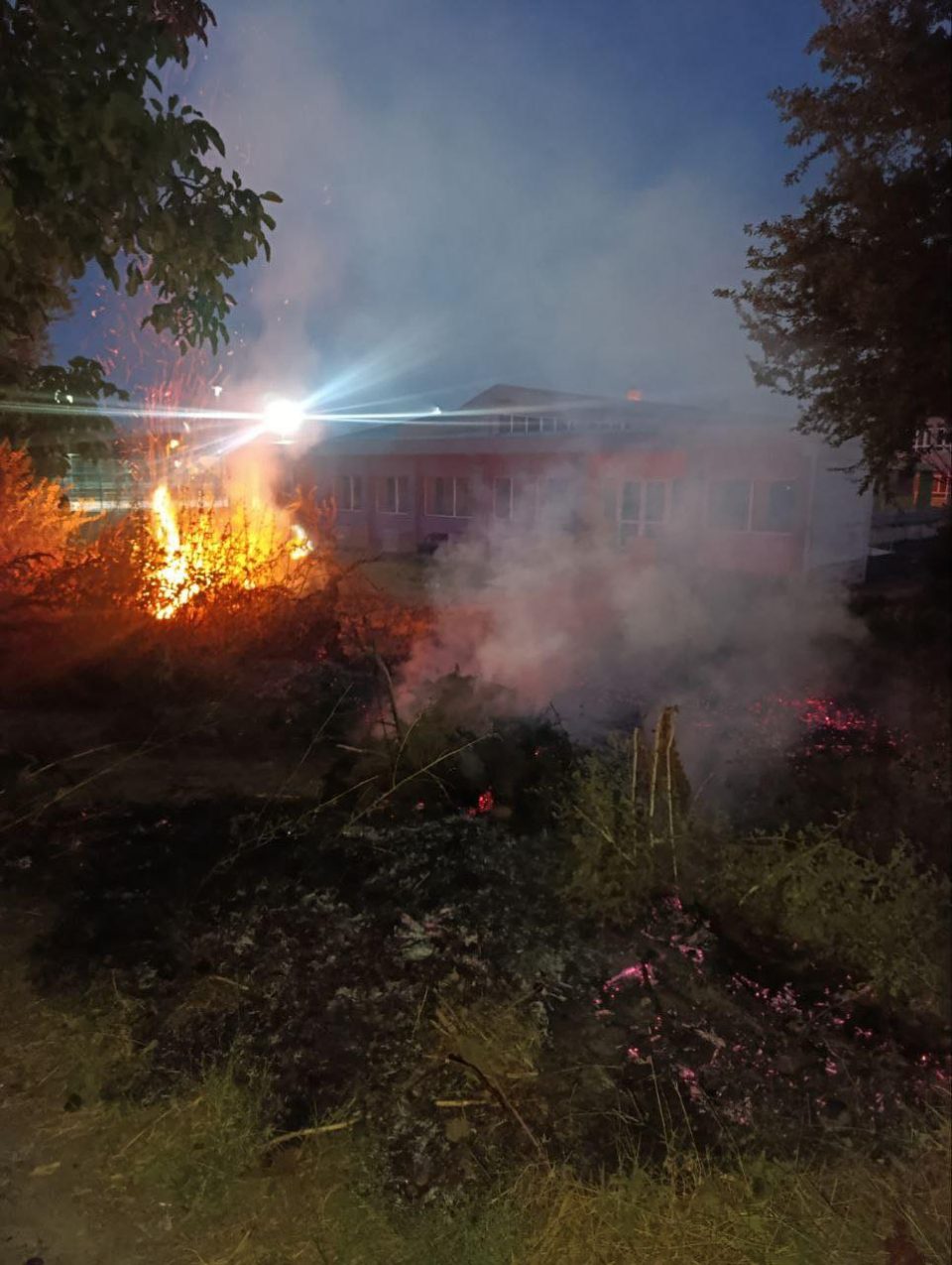 ФОТО: Повторно подметнат пожар до градинката и училиштето Св. Климент Охридски