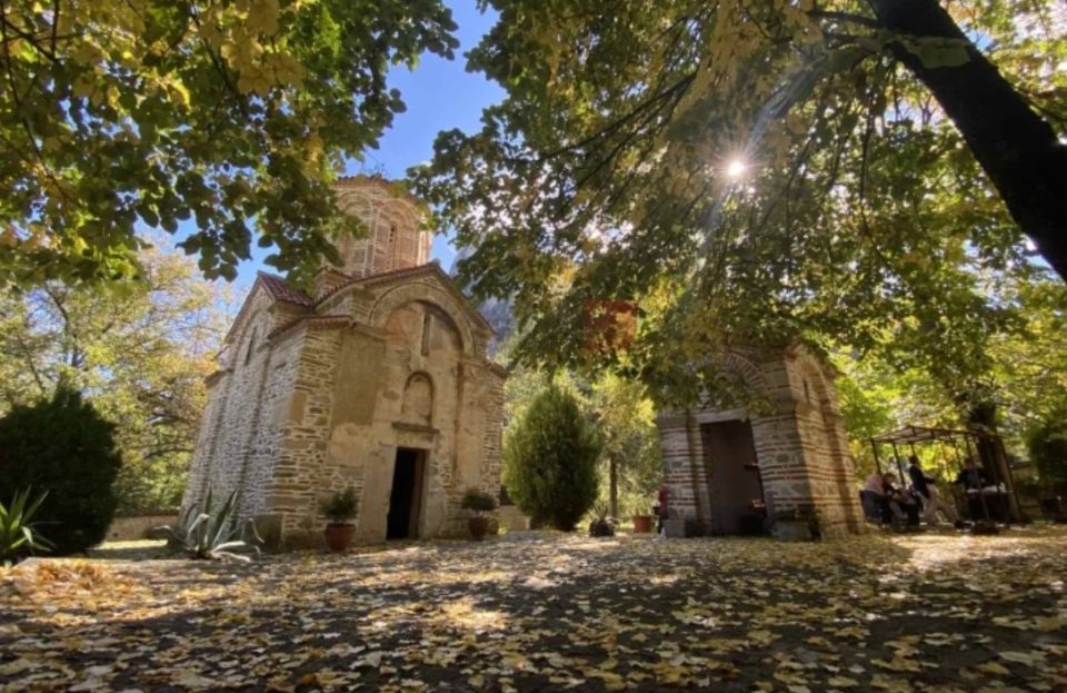 Со вечерна богослужба во манастирот Успение на Пресвета Богородица започнува одбележувањето на големиот христијански празник