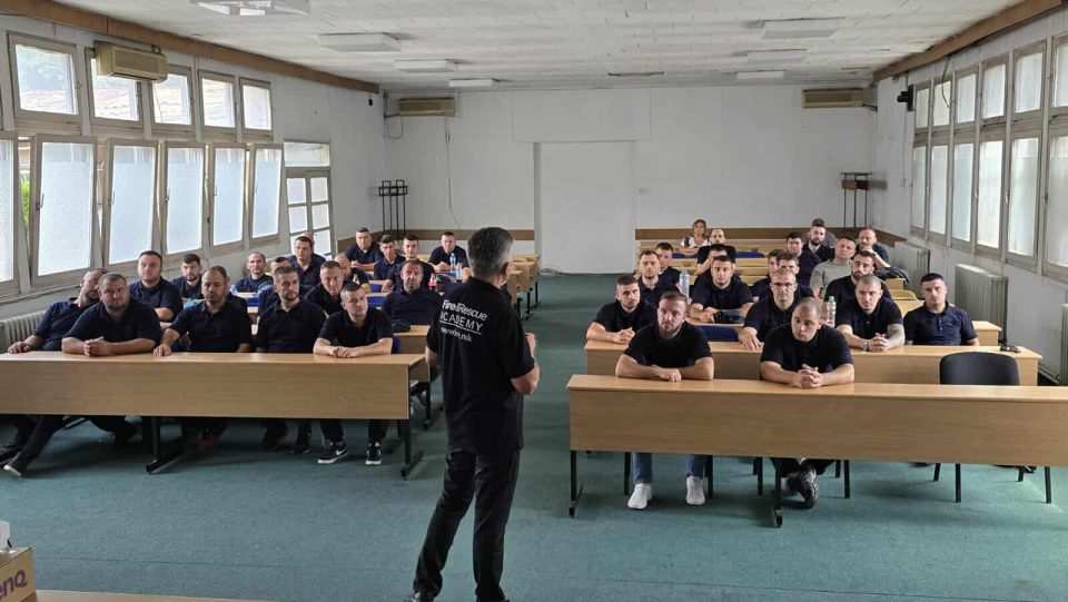 Започна обуката на кандидатите за пожарникари – наредната недела ќе бидат вклучени во гаснење на пожари со помал ризик