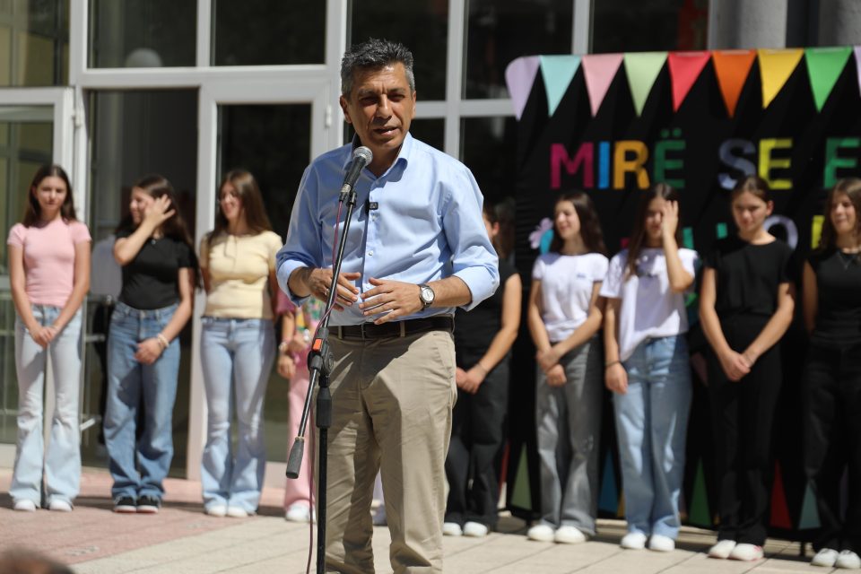 Меџити: Од ОУ „Конгреси и Манастирит“ започнуваме со имплементација на едносменско учење во Чаир