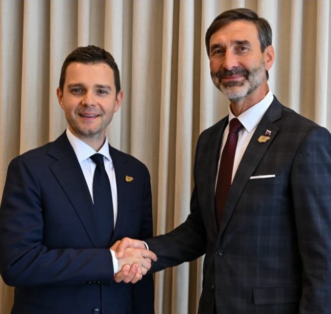 Одвоени средби на министерот Муцунски со министрите за надворешни работи на Словенија и Словачка