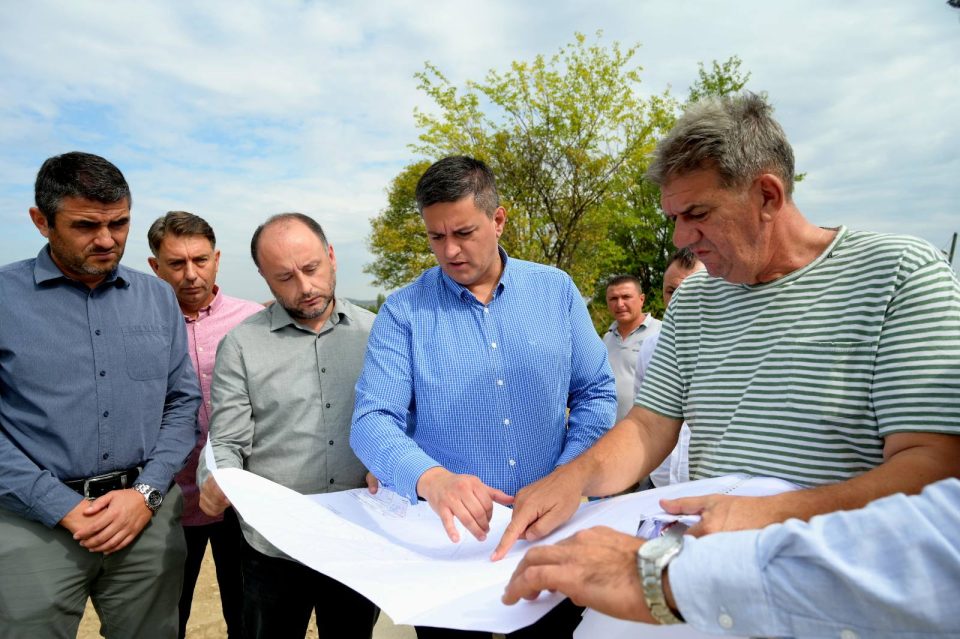 Градоначалникот Георгиевски изврши увид на системот за фекална канализација во н.м Кадино