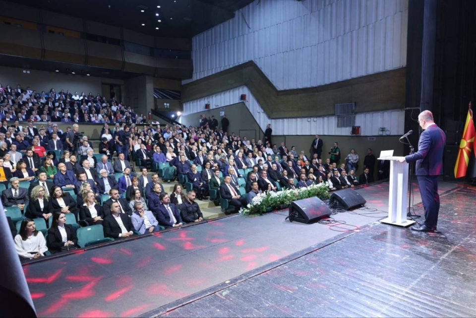 Мицкоски: Народот ги памети триковите и предавствата на СДС, затоа нивните црвени линии нема да дозволам да се контури на ново предавство во иднина