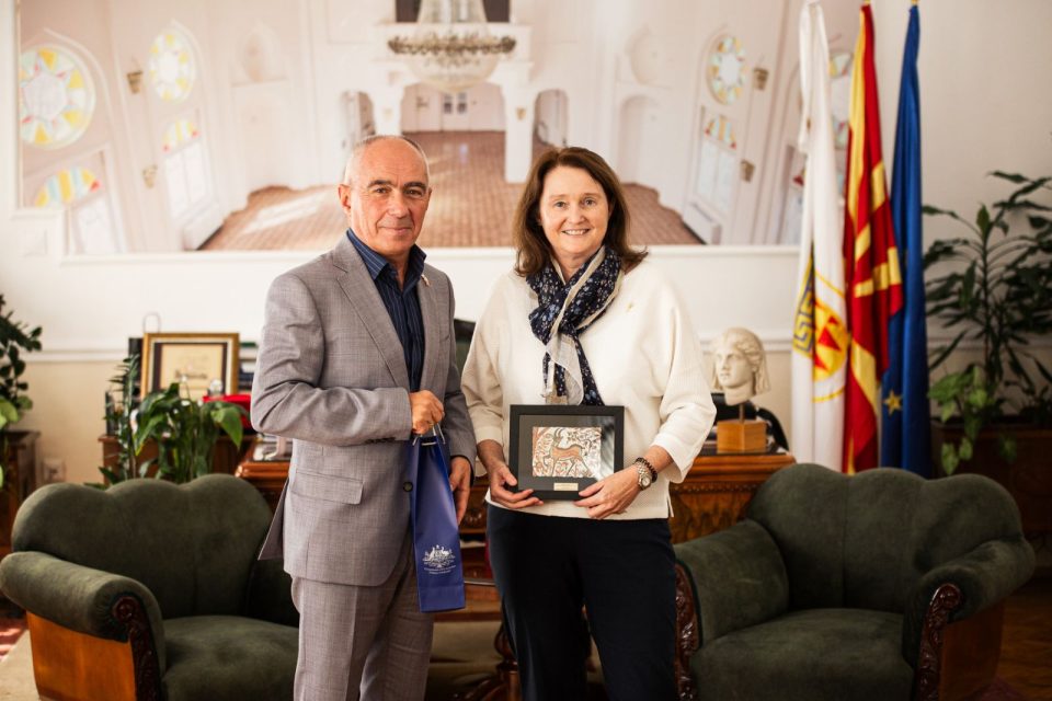 Заменичката на амбасадорот на Австралија во посета на општина Битола