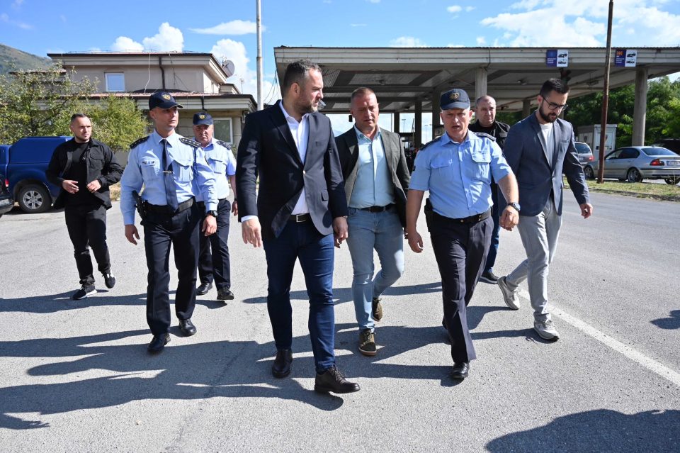 Тошковски: Стабилна безбедносна состојба во Дебар – ГП „Блато“ станува мост на поврзување со Албанија