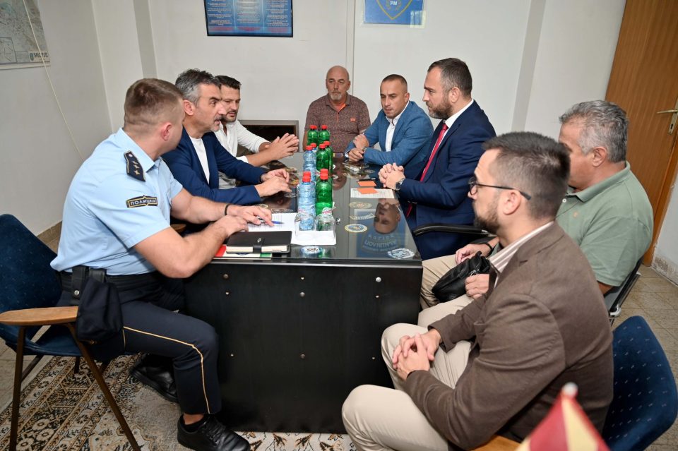 Тошковски во посета на Полициското одделение Мирковци: Бесправната сеча на шумата еден од приоритетите на полицијата