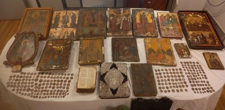 Притвор за игуменот и други пет лица уапсени за продажба на икони и реликвии во Грција
