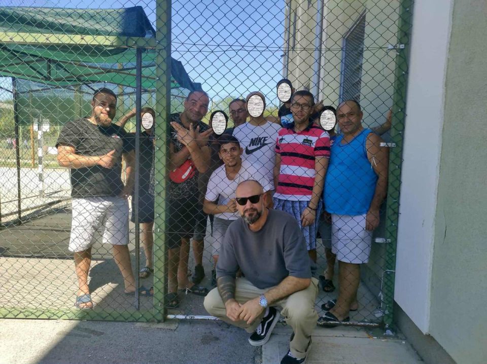 ФОТО: Музички настан во затворот Идризово, настапуваше Тони Зен