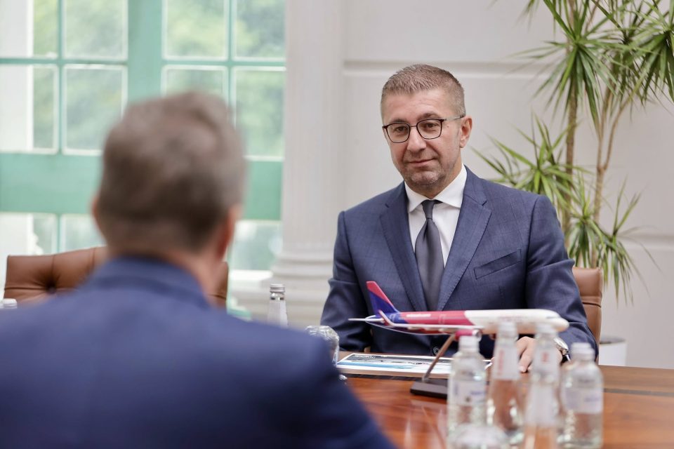 Мицкоски на средба со претставници од Виз Ер: Можности за проширување на соработката, подобрување на услугите