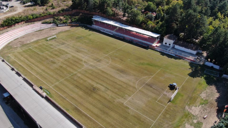 Јанчев: Нашите фудбалери заслужуваат најдобри услови за тренинг и натпревари, во тек е реконструкција на теренот