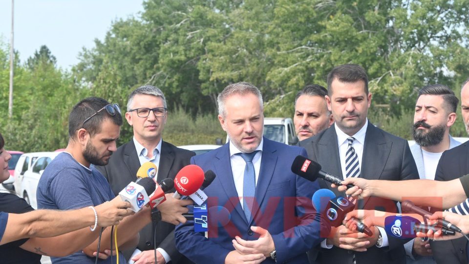 Јанев: За првпат се прави исчекор во одвојување на државата од партијата, граѓаните да знаат кое возило и кој државен ресурс се користи за партиски цели