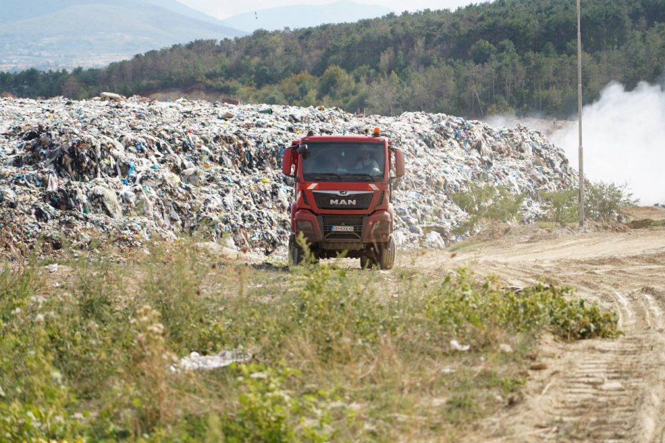Секој македонски граѓанин изминатата година создал по 438 килограми комунален отпад