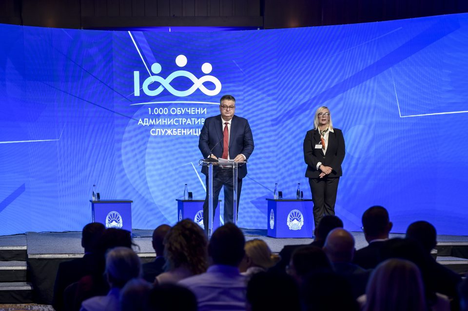 Минчев: Со зајакнување на знаењето на службениците, ја зајакнуваме државата