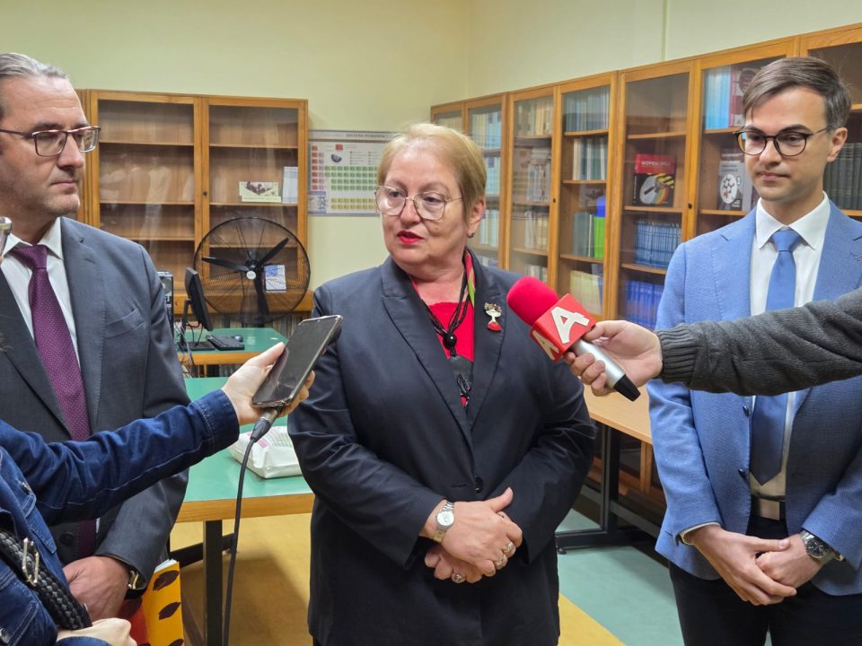 МОН ја зголеми поддршката за талентираните ученици, од годинава целосно го  финансира нивното учество на меѓународни натпревари