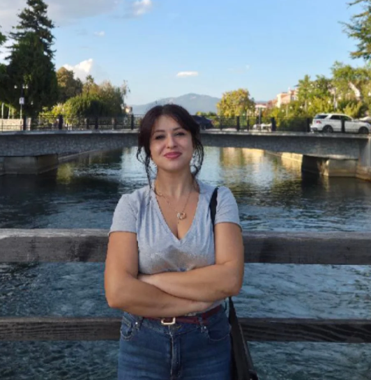 Делата ја демантираат реториката на Мојсоска и Левица, иако е пратеник, само годинава од партијата инкасирала 3 пати по 54.000 денари