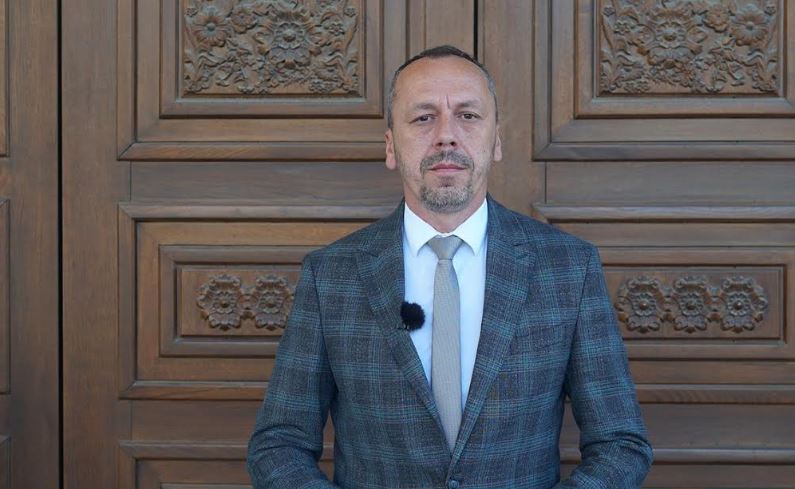 Петрушевски: СДС призна дека преку АНБ и АР го прислушувале и следеле Мицкоски, попусти се обидите на Виктор Димовски да се извлече