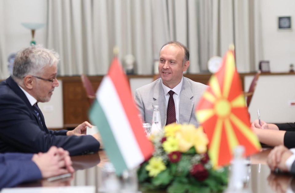 Средба на претседателот на Собранието Гаши со амбасадорот на Унгарија