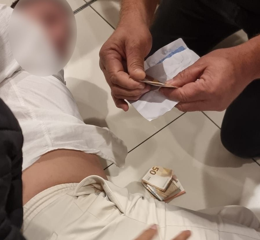 Приведени двајца турски државјани за „изнуда“ во Македонија – ова се деталите