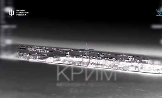 ВИДЕО: Украинците со дронови уништиле транспортни авиони на Крим