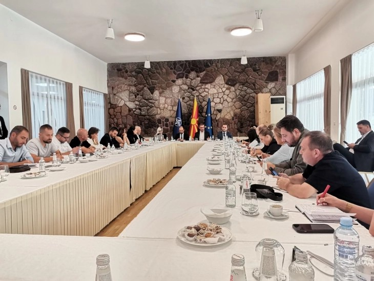 Мицкоски: Не го прифаќаме барањето судиите и обвинителите да имаат плата до 350 000 денари месечно, а имаат два отсто доверба!