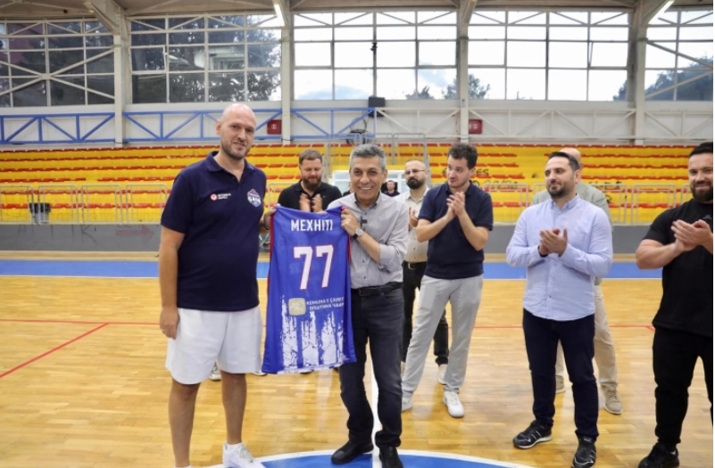 Меџити: Чаир заслужува да се искачи на врвовите на успехот преку инвестициите во спорт и млади