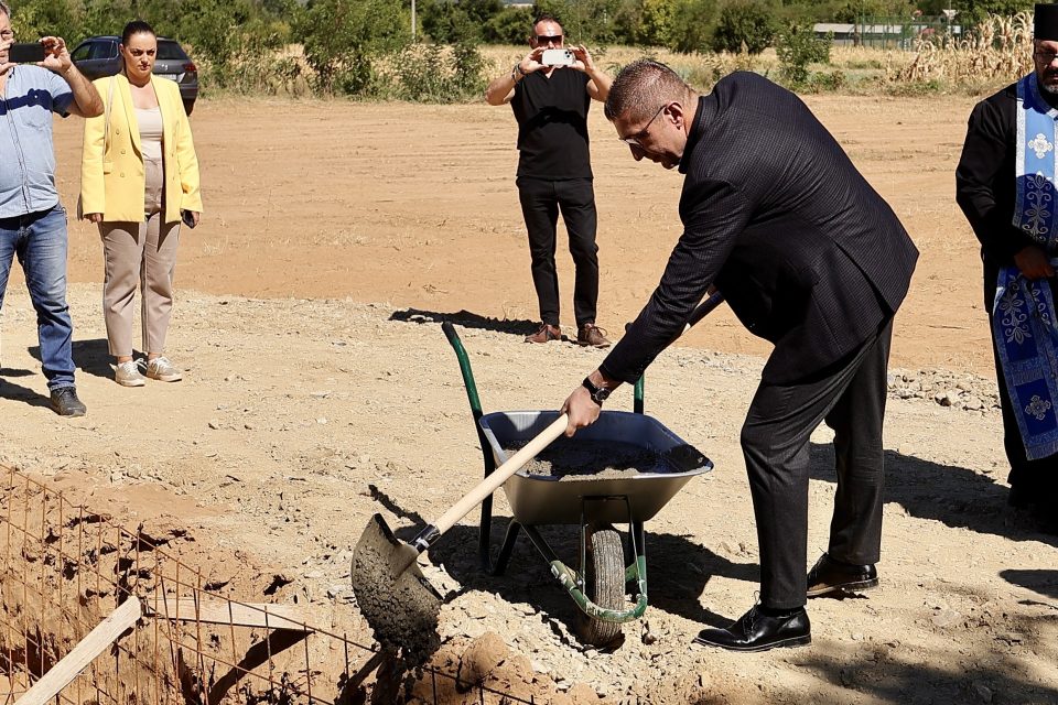 Мицкоски: Започна изградба на Дом за стари лица во oпштина Зрновци