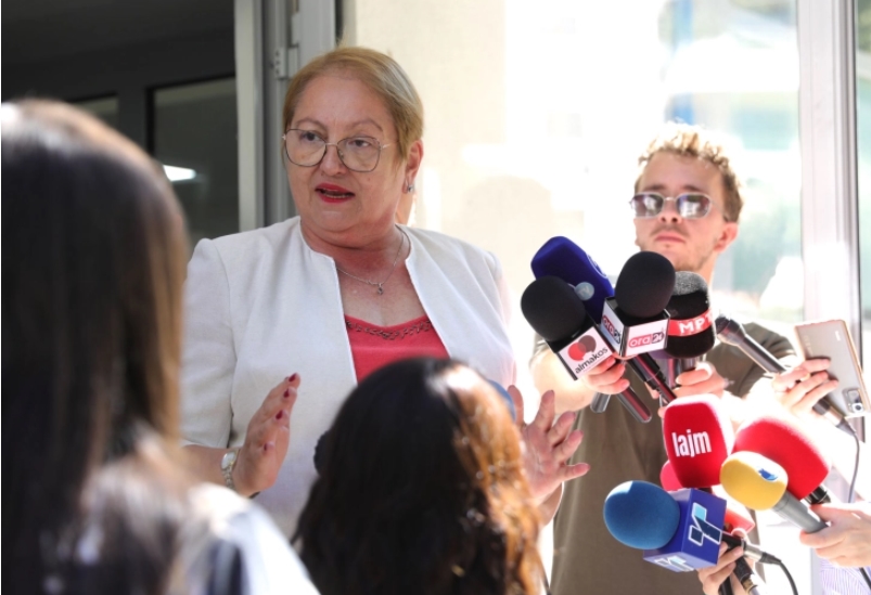 Јаневска: Учебниците што им недостигаат училиштата ќе може да ги најдат во ПДФ-формати на веб-страницата на Педагошката служба