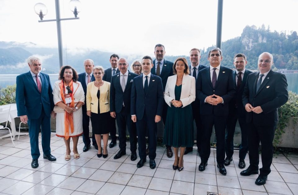 Муцунски од Блед: Проширувањето не смее да биде заложник на билатерални спорови или прашања на идентитет